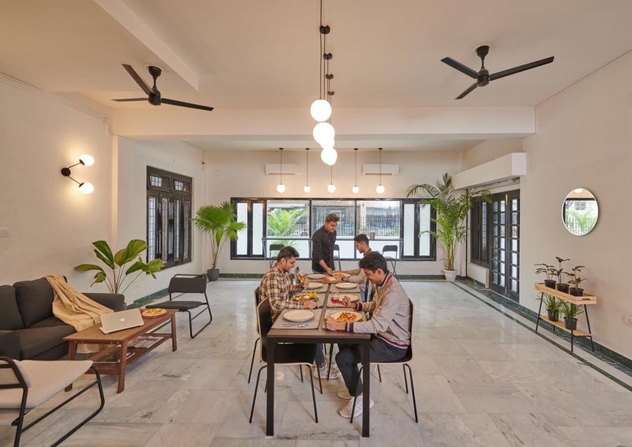 Poshtel Vns Apartment Varanasi Exterior photo